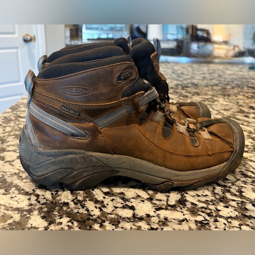 KEEN Men's Targhee II Mid Waterproof Hiking Boots
